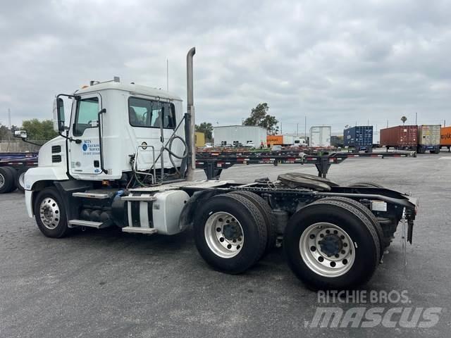 Mack AN64T 曳引機組件