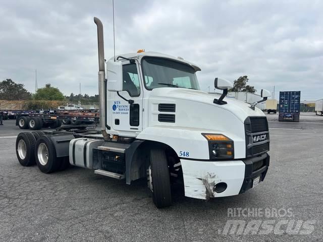 Mack AN64T 曳引機組件