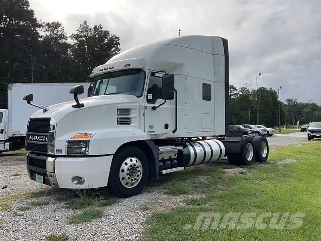 Mack AN64T 曳引機組件