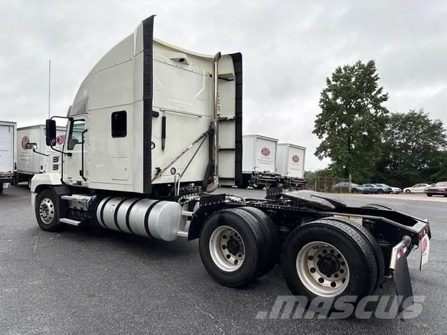 Mack AN64T 曳引機組件
