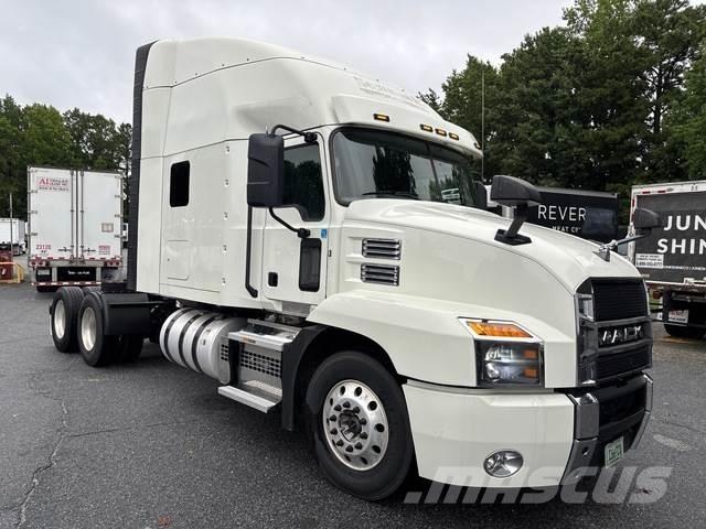 Mack AN64T 曳引機組件