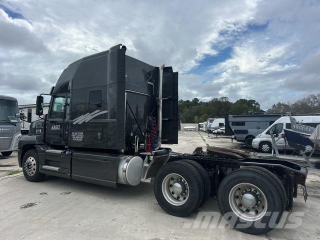 Mack AN64T 曳引機組件