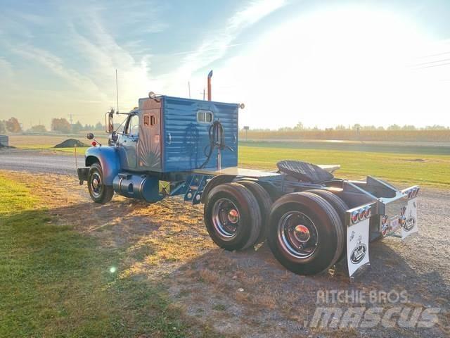 Mack B-61 曳引機組件