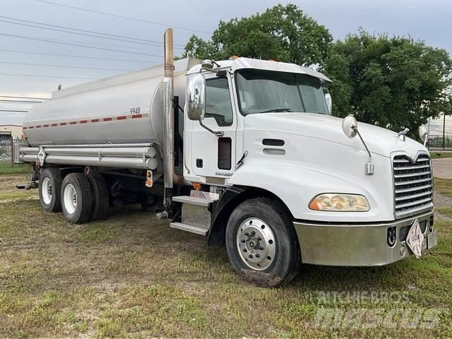 Mack CH613 運油車