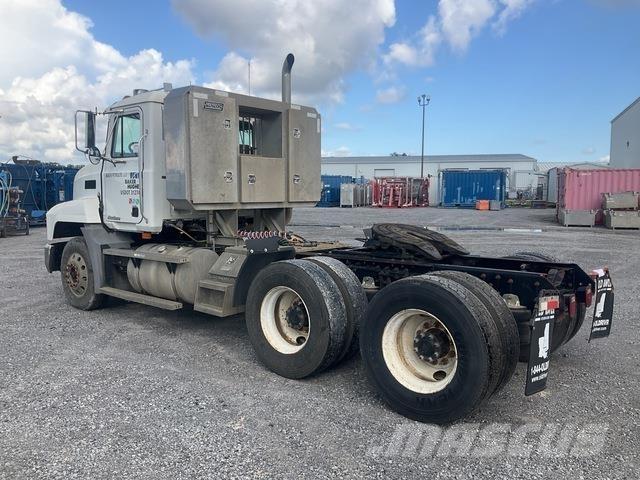 Mack CH613 曳引機組件