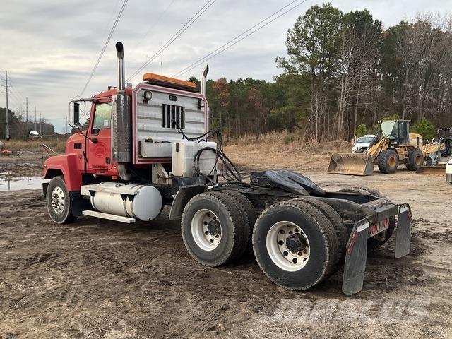 Mack CH613 曳引機組件
