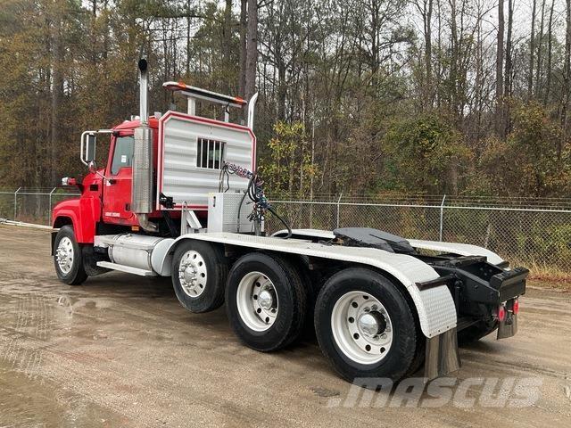 Mack CHN613 曳引機組件