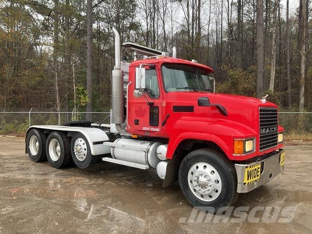 Mack CHN613 曳引機組件