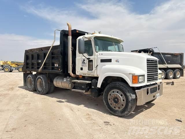 Mack CHU613 傾卸式卡車
