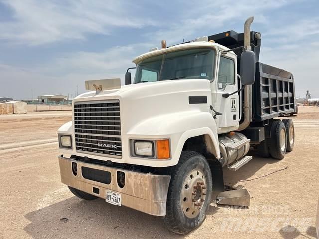 Mack CHU613 傾卸式卡車