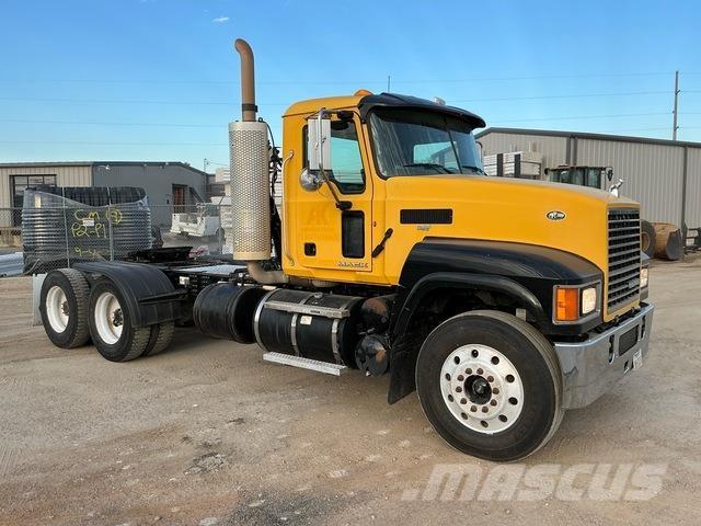 Mack CHU613 曳引機組件