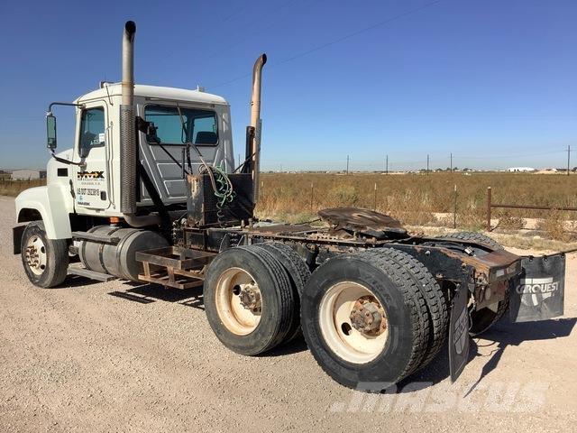 Mack CHU613 曳引機組件