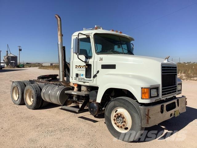 Mack CHU613 曳引機組件