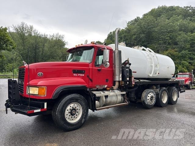 Mack CL733 組合/真空油槽車
