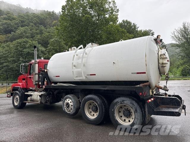 Mack CL733 組合/真空油槽車