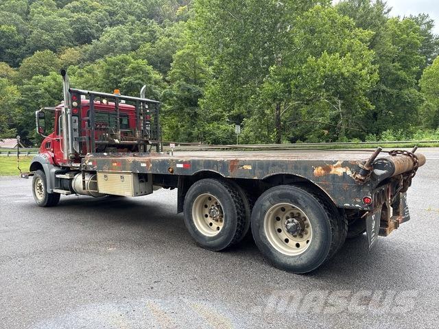 Mack CT713 救援車