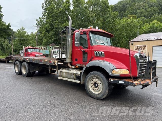 Mack CT713 救援車