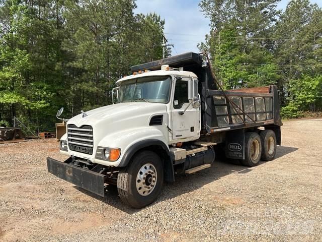 Mack CV700 傾卸式卡車