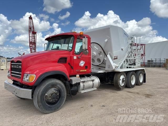 Mack CV700 其他貨車