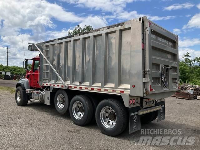 Mack CV713 傾卸式卡車