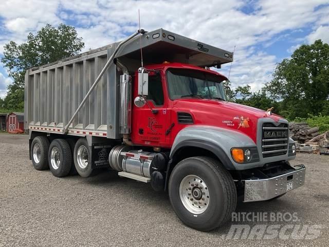 Mack CV713 傾卸式卡車