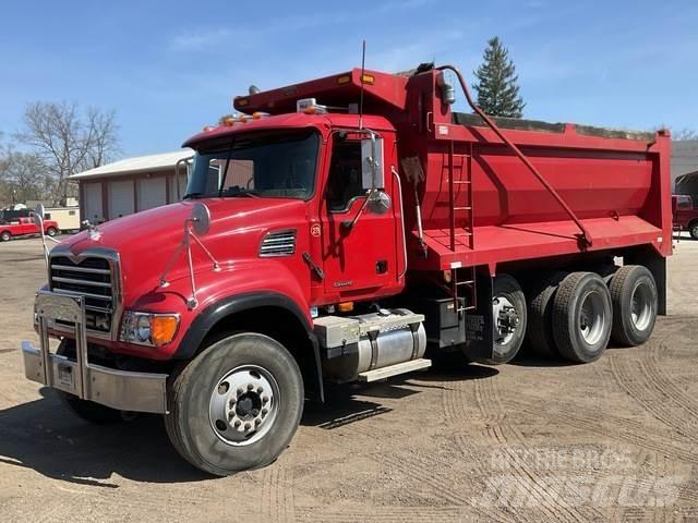 Mack CV713 傾卸式卡車