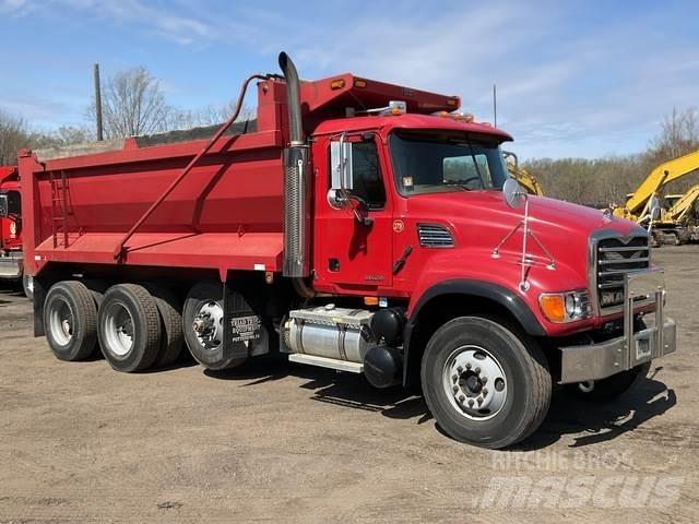 Mack CV713 傾卸式卡車