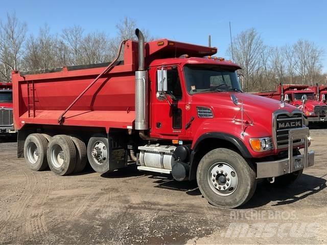 Mack CV713 傾卸式卡車