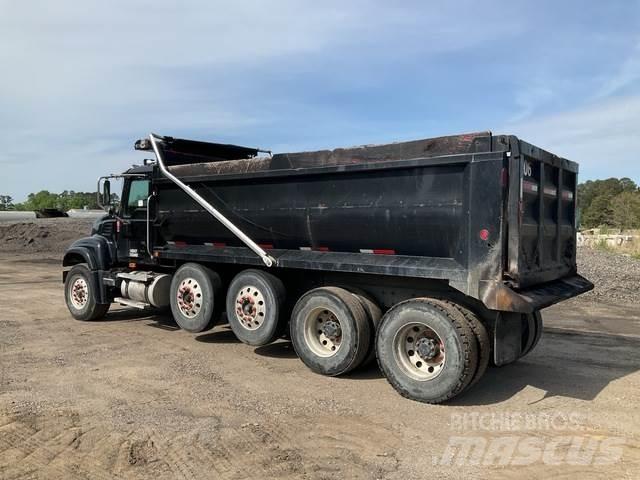 Mack CV713 傾卸式卡車
