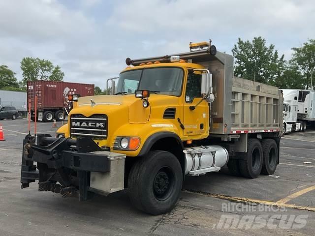 Mack CV713 傾卸式卡車