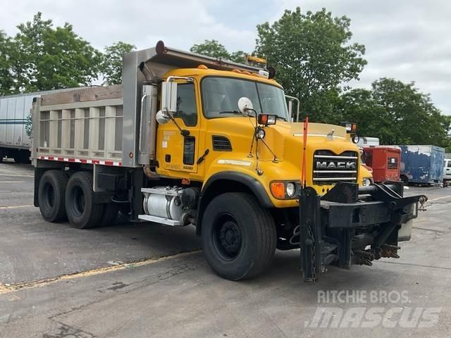 Mack CV713 傾卸式卡車