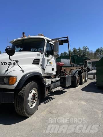 Mack CV713 裝載運輸卡車