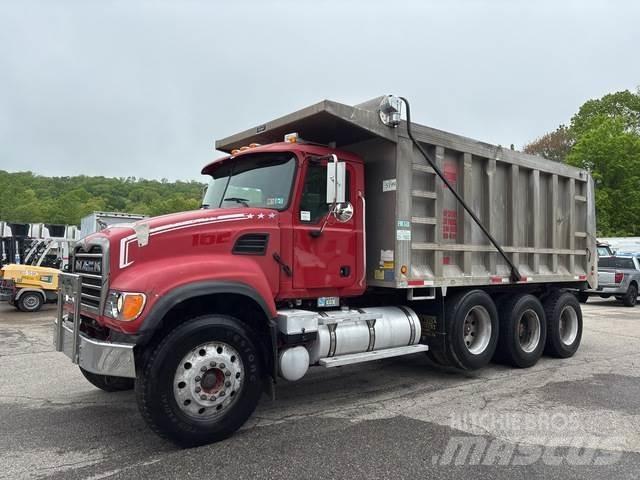 Mack CV713 傾卸式卡車