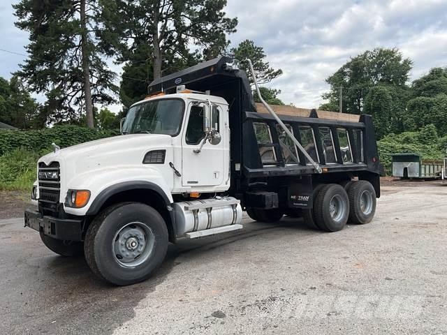 Mack CV713 傾卸式卡車