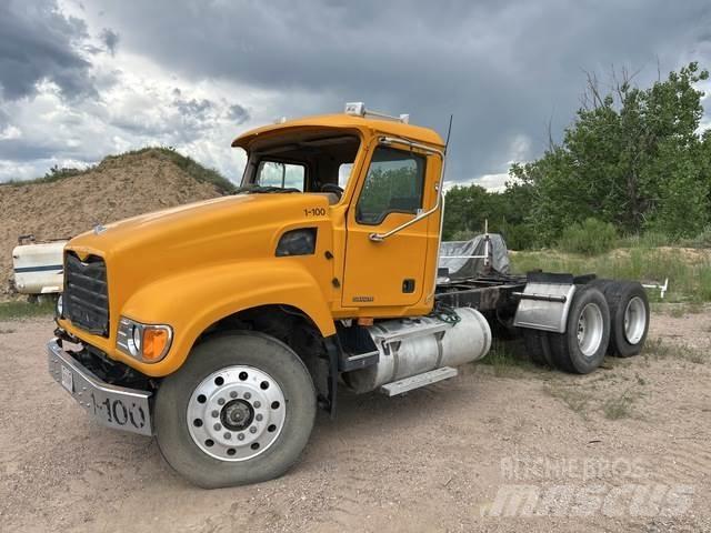 Mack CV713 曳引機組件