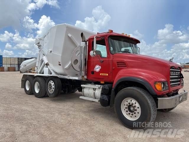Mack CV713 其他貨車