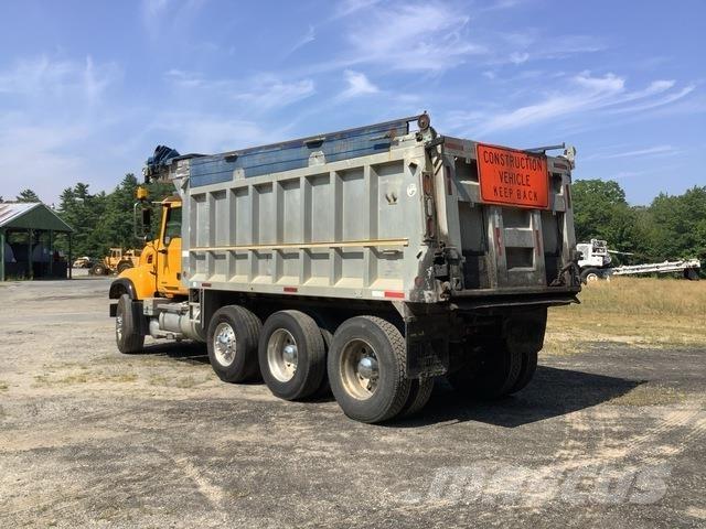 Mack CV713 傾卸式卡車