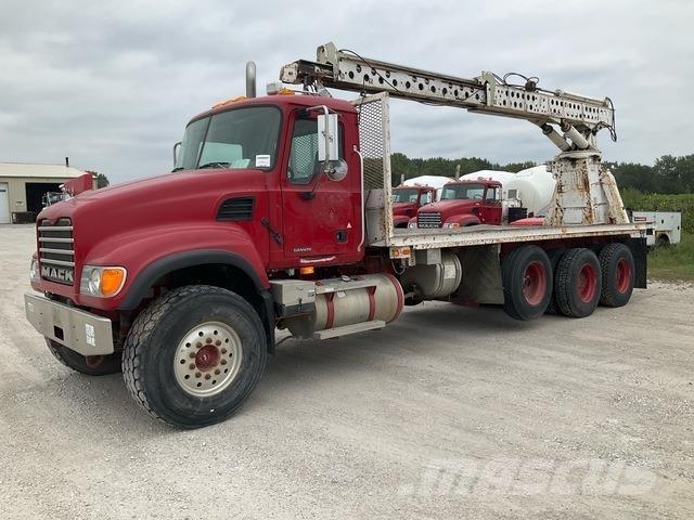Mack CV713 其他貨車
