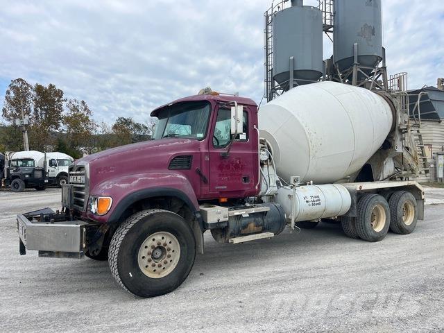 Mack CV713 其他貨車