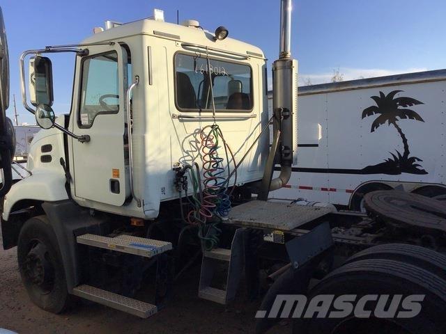 Mack CXN612 曳引機組件