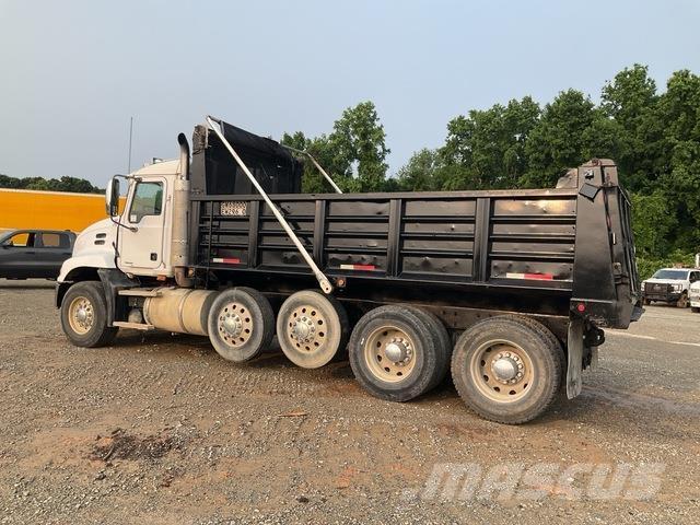 Mack CXN613 傾卸式卡車