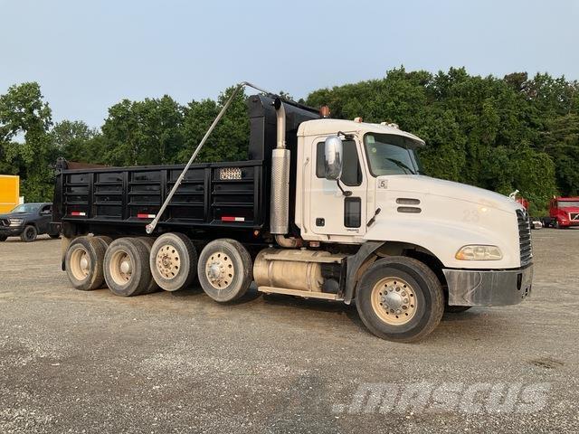 Mack CXN613 傾卸式卡車