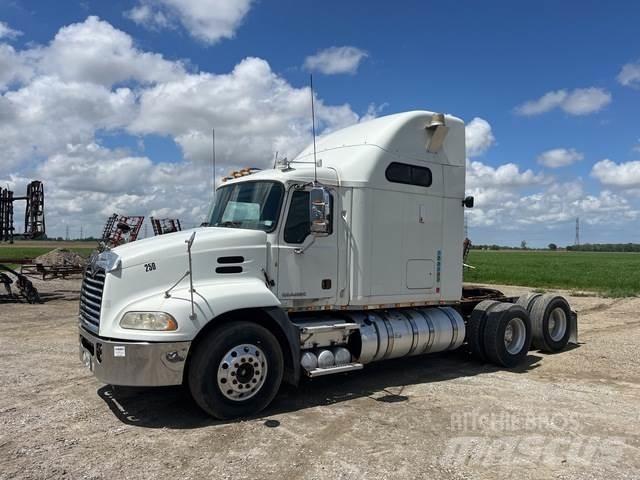 Mack CXU600 曳引機組件
