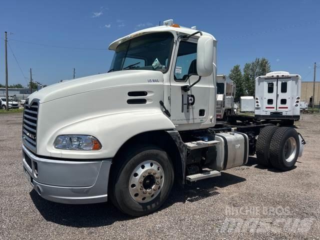Mack CXU612 曳引機組件