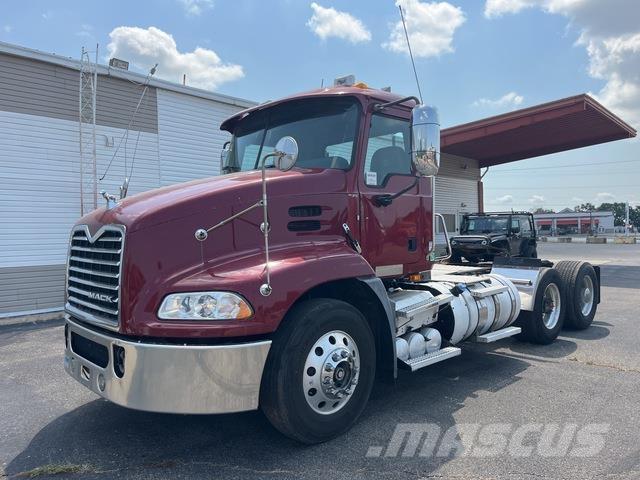 Mack CXU612 曳引機組件