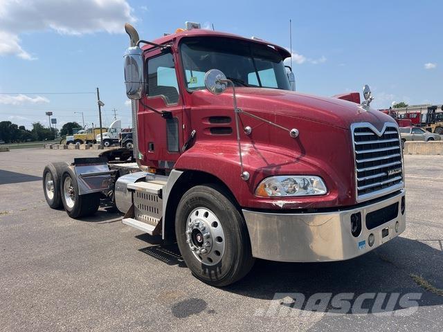 Mack CXU612 曳引機組件