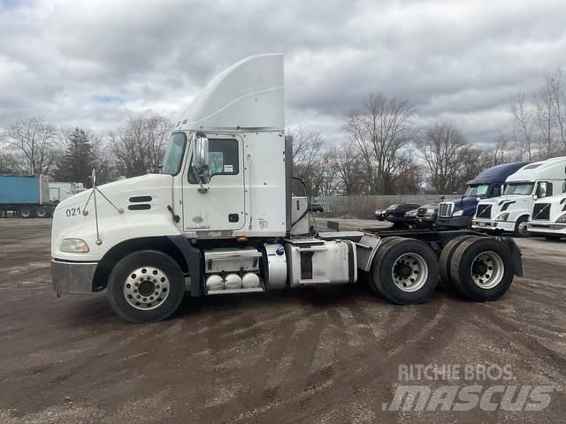 Mack CXU613 曳引機組件