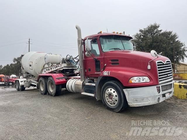 Mack CXU613 曳引機組件