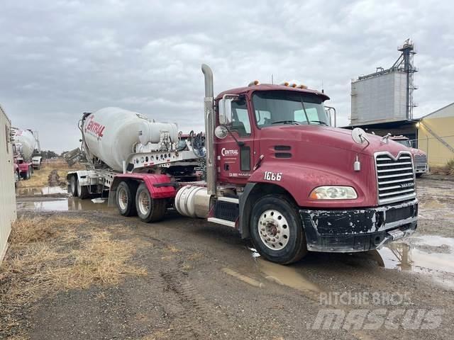 Mack CXU613 曳引機組件