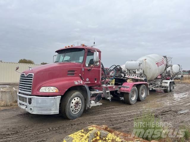 Mack CXU613 曳引機組件